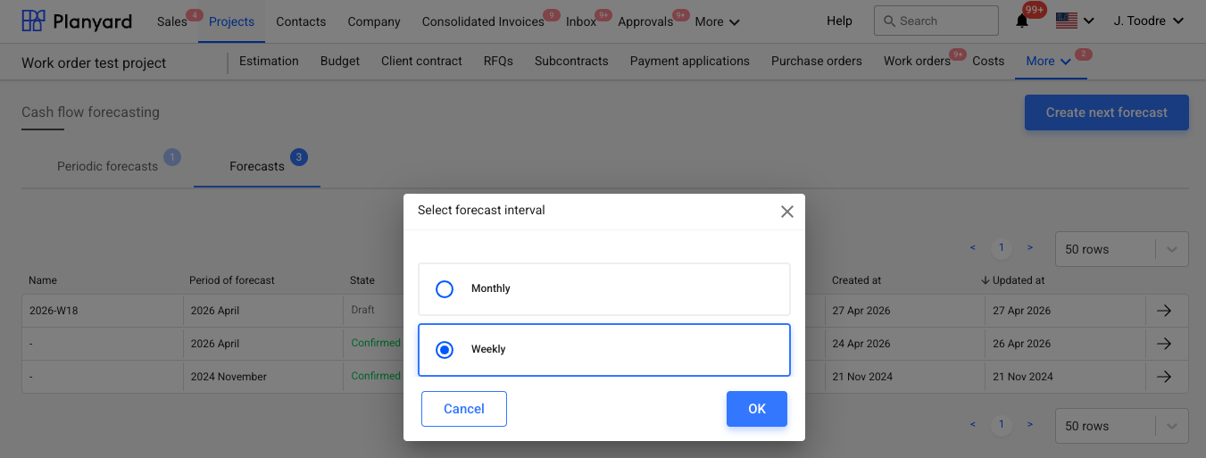 Choosing between a monthly and weekly cash flow forecast interval in Planyard