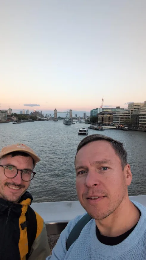 Ekke and Andres with Tower Bridge in the background